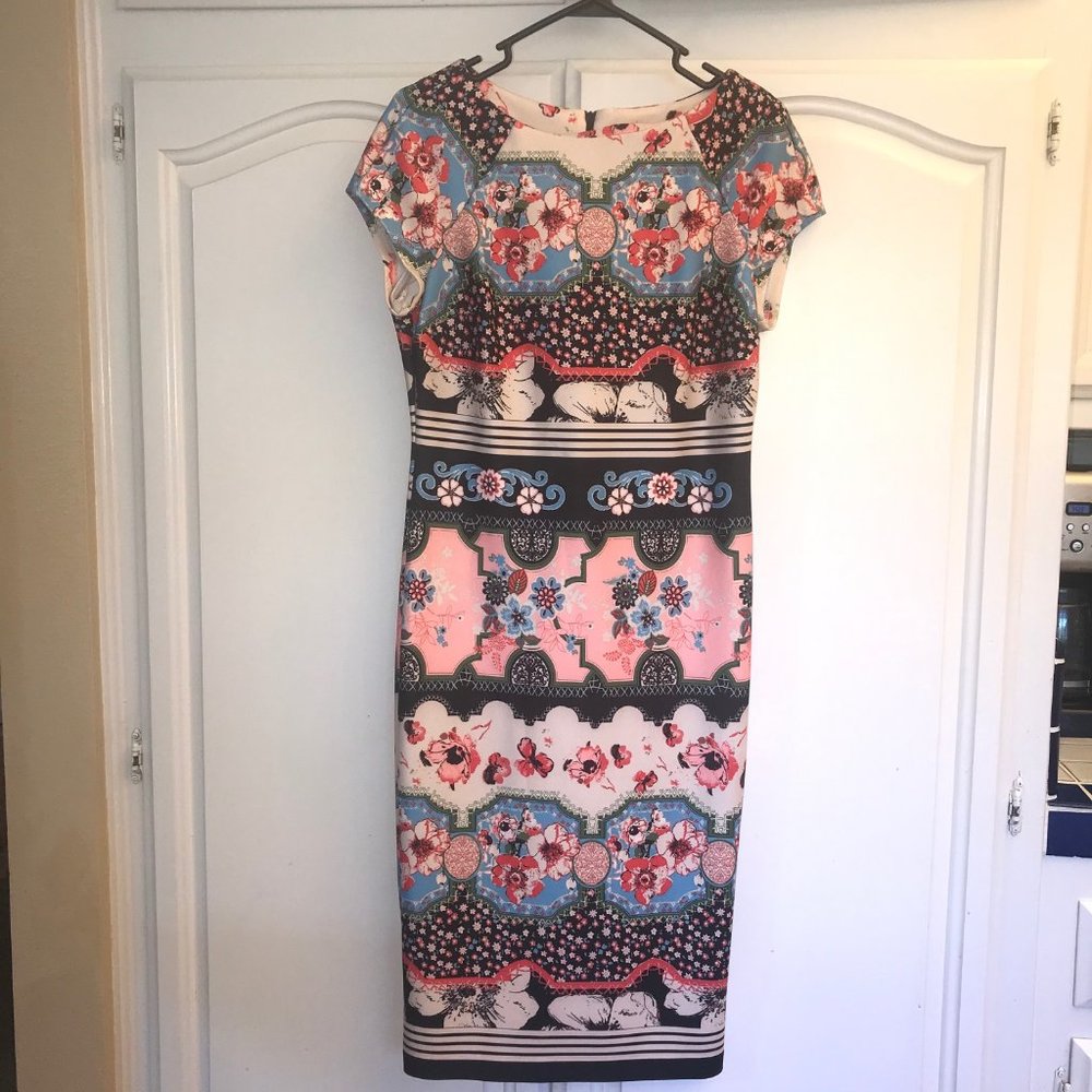 Beautiful Patterned Form-Fitting Dress, Size 6